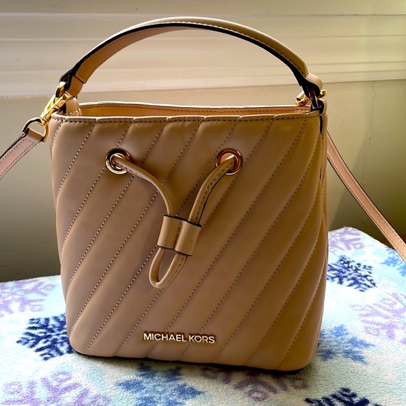 MK Bucket bag - Picture 2 of 7